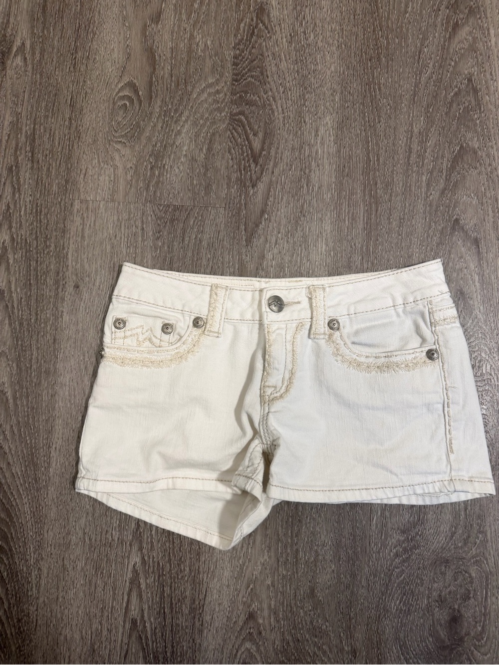Miss Me Women’s White Mid-Rise Cut Off Denim Shorts 28 Embroidered Rhinestone